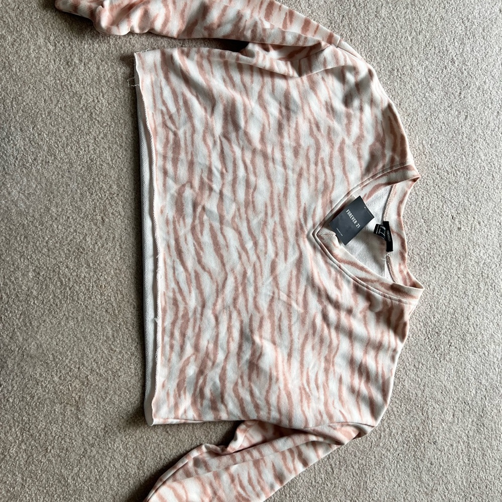 Forever 21 Pink and White Striped Cropped Sweater Top (NWT)